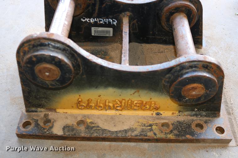 image for item EE9755 Mini Hex hammer/compactor bracket