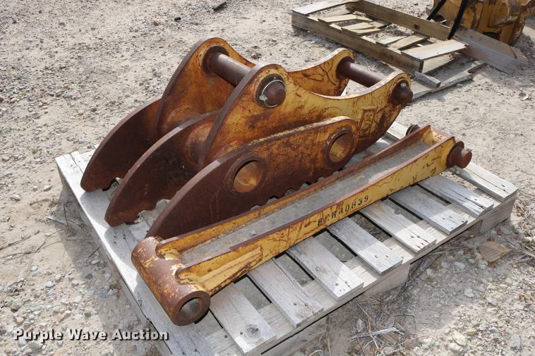 image for item EE9756 Caterpillar excavator thumb