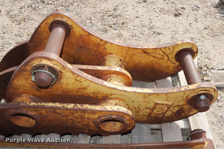 image for item EE9756 Caterpillar excavator thumb