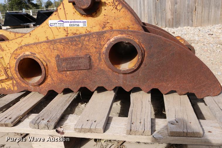 image for item EE9756 Caterpillar excavator thumb