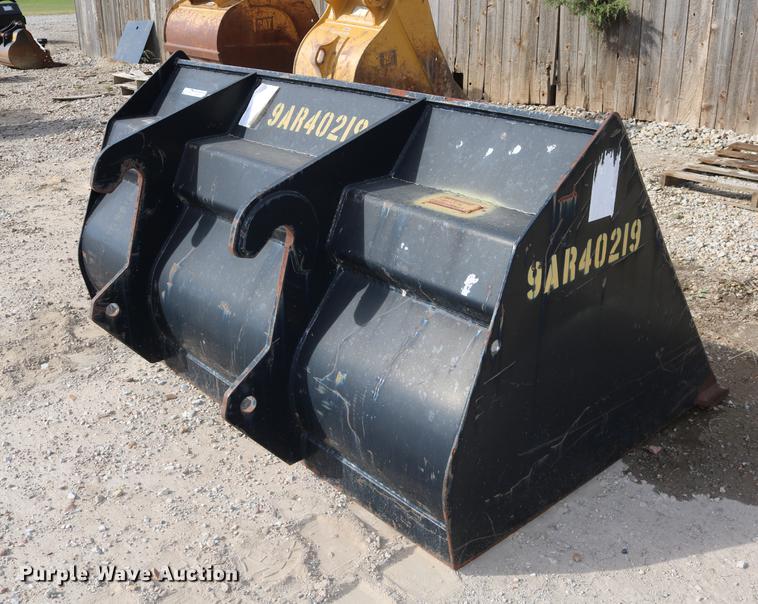 JLG TH255 telehandler bucket in Great Bend, KS Item EE9757 sold