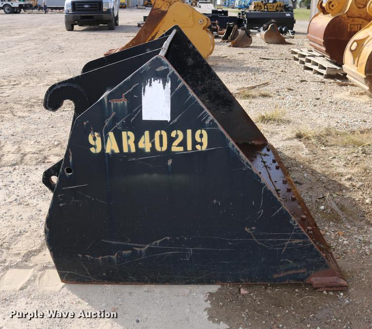 JLG TH255 telehandler bucket in Great Bend, KS Item EE9757 sold
