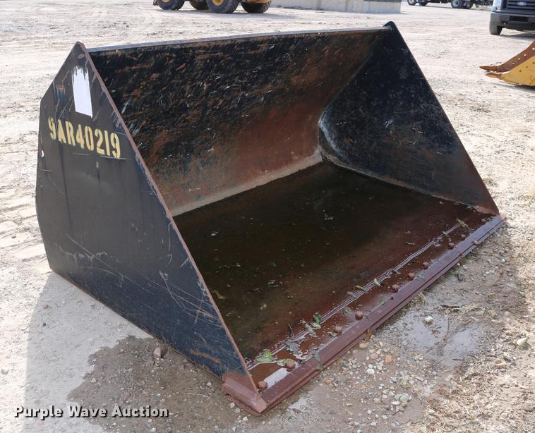 JLG TH255 telehandler bucket in Great Bend, KS Item EE9757 sold