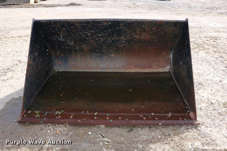 image for item EE9757 JLG TH255 telehandler bucket