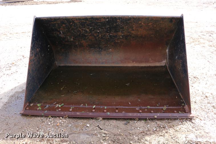 image for item EE9757 JLG TH255 telehandler bucket