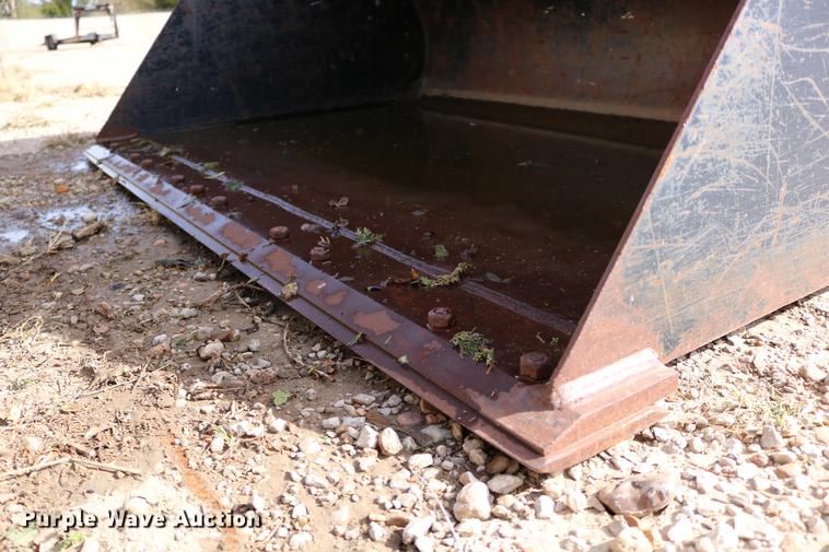 image for item EE9757 JLG TH255 telehandler bucket