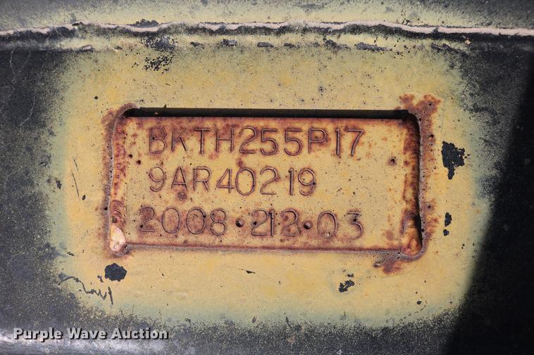 image for item EE9757 JLG TH255 telehandler bucket