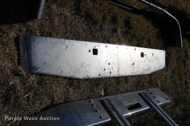 image for item EE9760 Bumper set