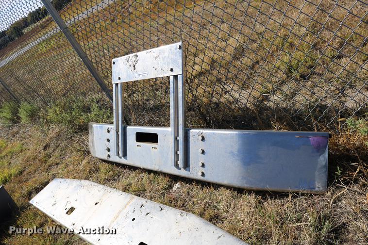 image for item EE9760 Bumper set