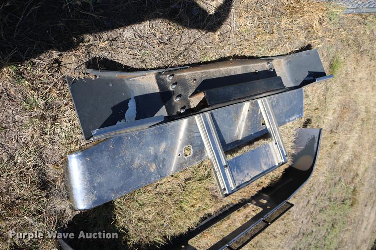 image for item EE9760 Bumper set