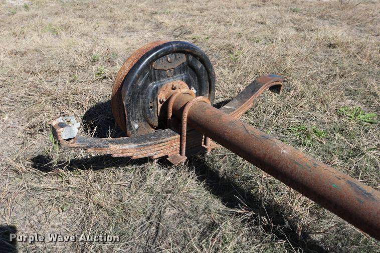 image for item EE9762 (2) axles