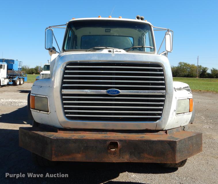 image for item J5660 1997 Ford LTS9000 vacuum truck