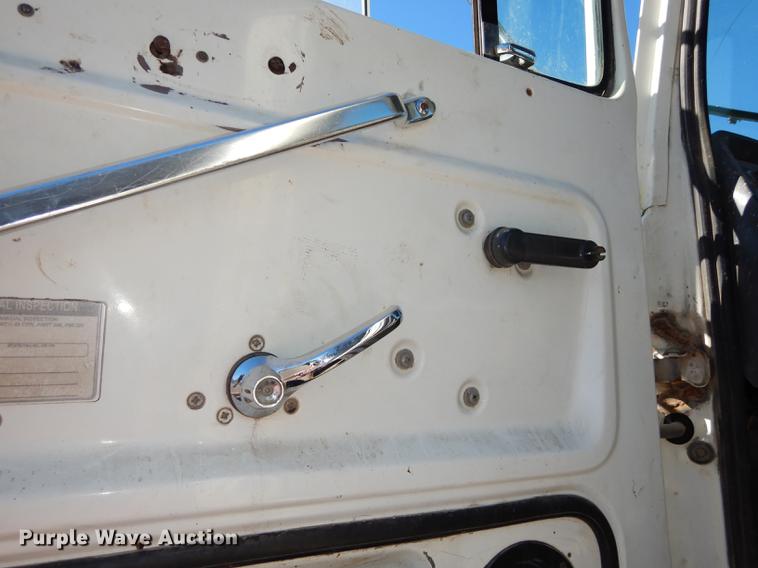 image for item J5660 1997 Ford LTS9000 vacuum truck