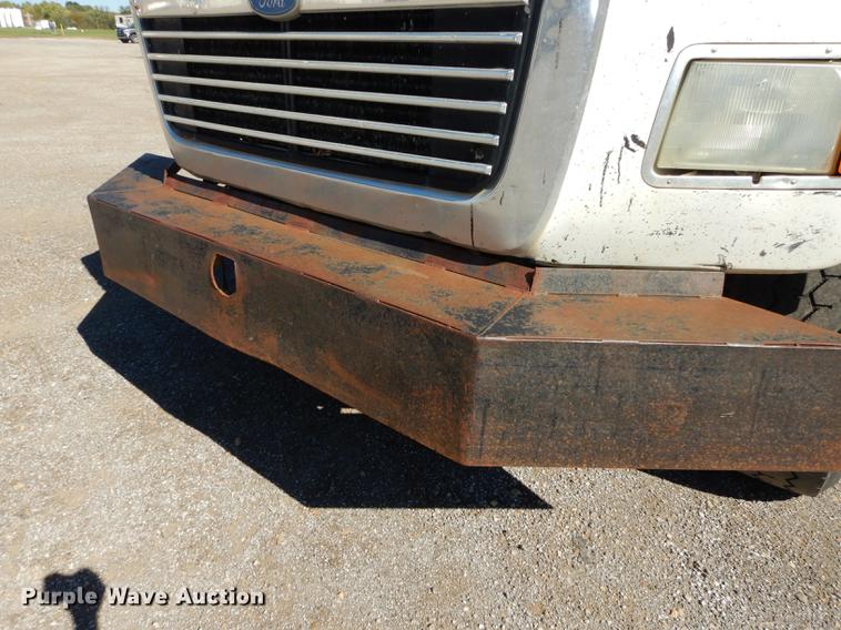 image for item J5660 1997 Ford LTS9000 vacuum truck
