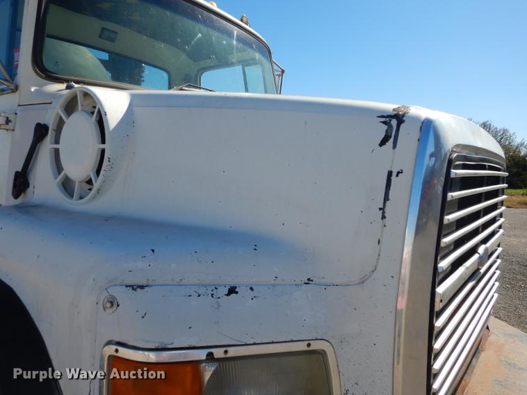 image for item J5660 1997 Ford LTS9000 vacuum truck