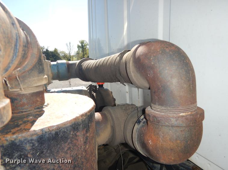 image for item J5660 1997 Ford LTS9000 vacuum truck