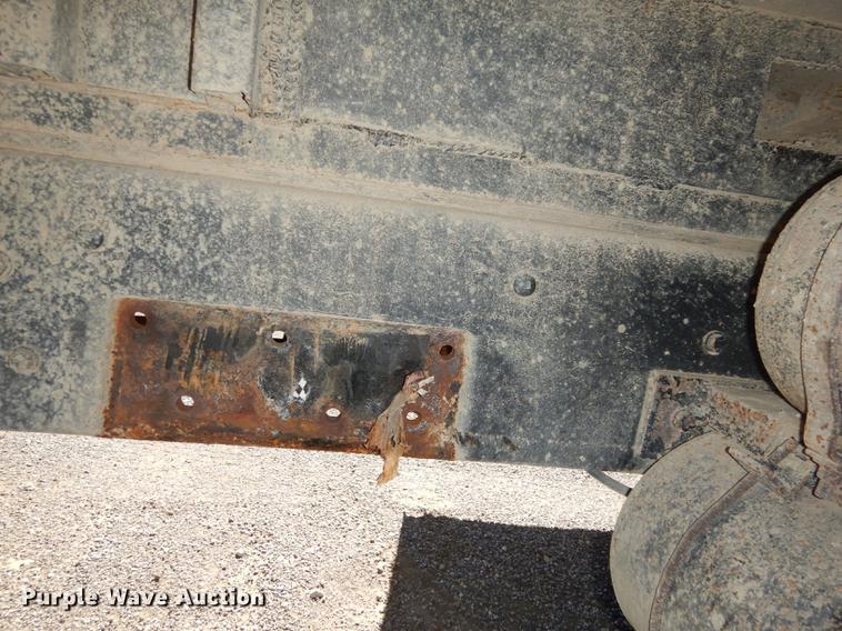 image for item J5660 1997 Ford LTS9000 vacuum truck