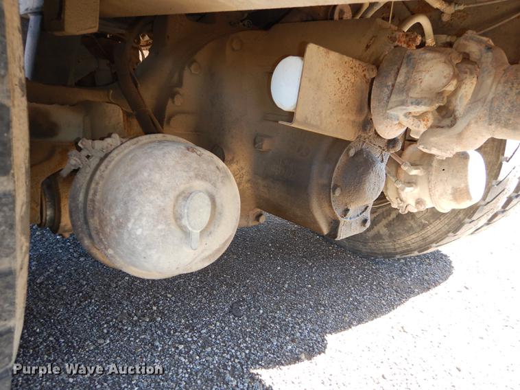 image for item J5660 1997 Ford LTS9000 vacuum truck