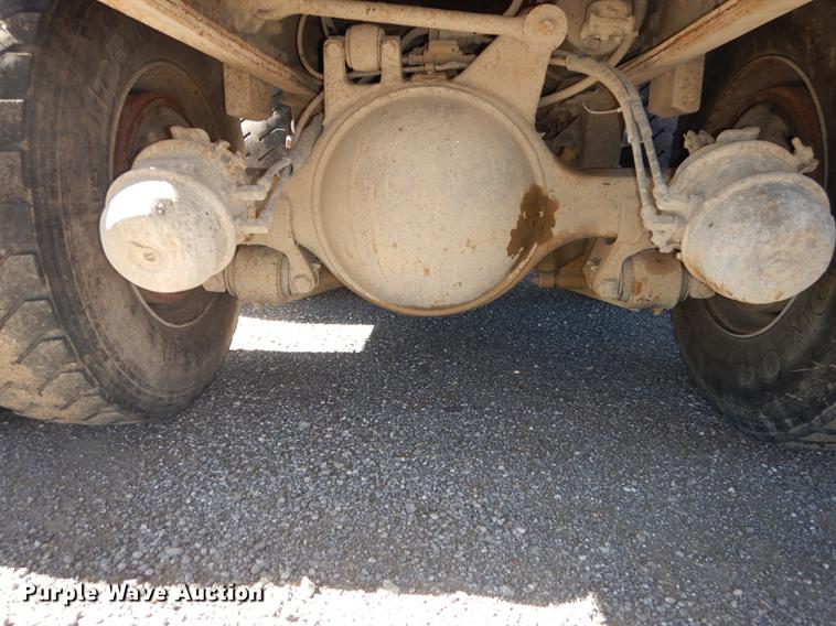 image for item J5660 1997 Ford LTS9000 vacuum truck