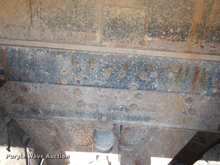 image for item J5660 1997 Ford LTS9000 vacuum truck