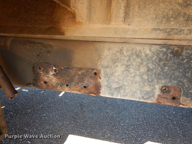 image for item J5660 1997 Ford LTS9000 vacuum truck