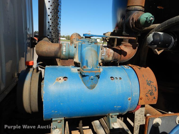 image for item J5660 1997 Ford LTS9000 vacuum truck