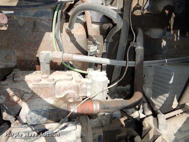 image for item J5660 1997 Ford LTS9000 vacuum truck