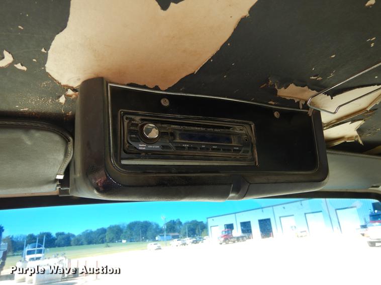 image for item J5660 1997 Ford LTS9000 vacuum truck