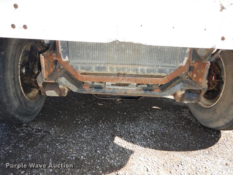 image for item J5661 1990 International 4900 truck chassis