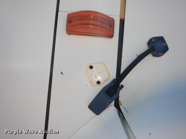 image for item J5661 1990 International 4900 truck chassis