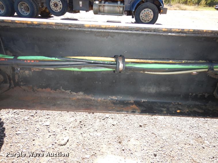 image for item J5661 1990 International 4900 truck chassis