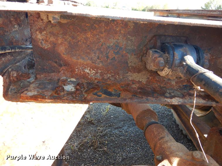 image for item J5661 1990 International 4900 truck chassis