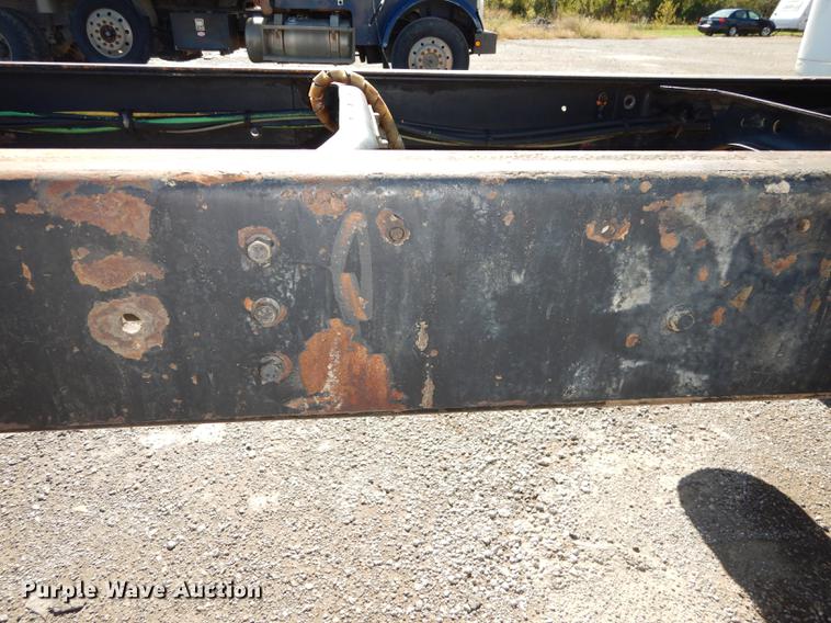 image for item J5661 1990 International 4900 truck chassis