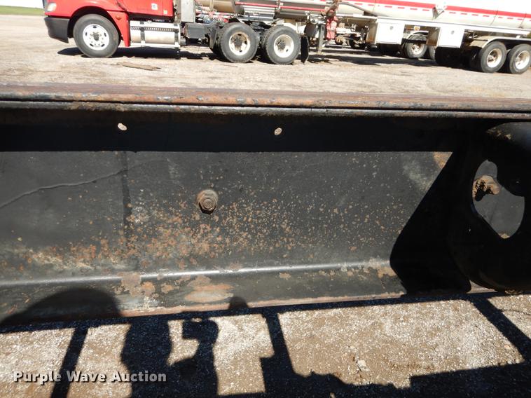 image for item J5661 1990 International 4900 truck chassis