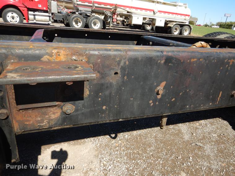 image for item J5661 1990 International 4900 truck chassis