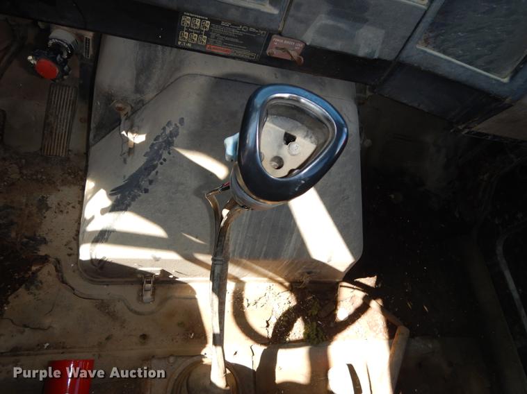 image for item J5661 1990 International 4900 truck chassis