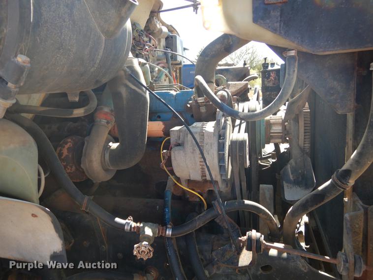 image for item J5661 1990 International 4900 truck chassis