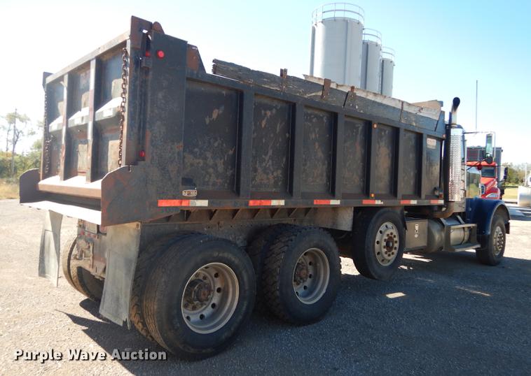 image for item J5662 1988 Freightliner FLC dump truck