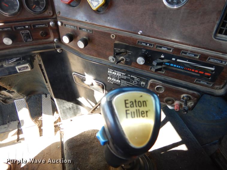 image for item J5662 1988 Freightliner FLC dump truck