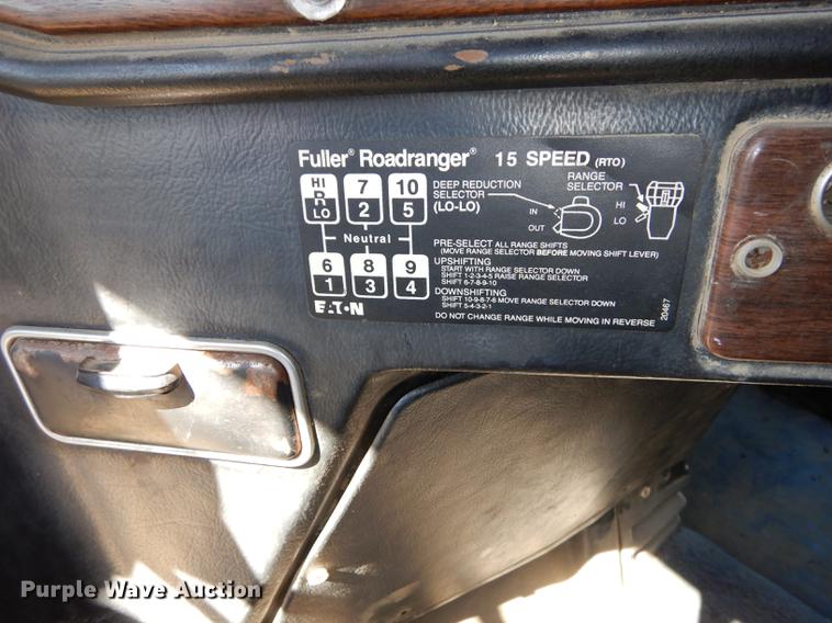 image for item J5662 1988 Freightliner FLC dump truck