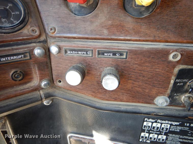 image for item J5662 1988 Freightliner FLC dump truck