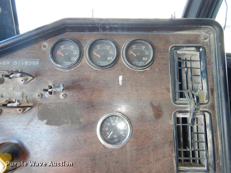 image for item J5662 1988 Freightliner FLC dump truck