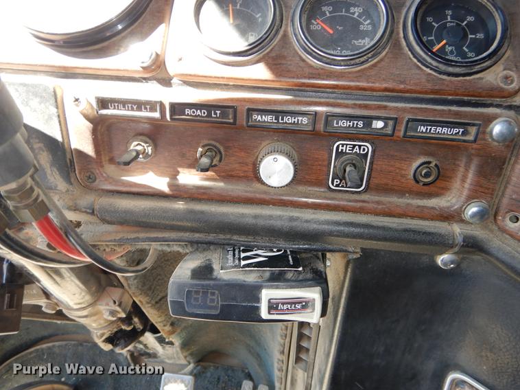 image for item J5662 1988 Freightliner FLC dump truck