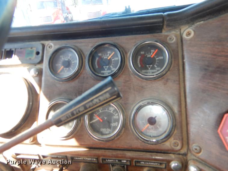 image for item J5662 1988 Freightliner FLC dump truck