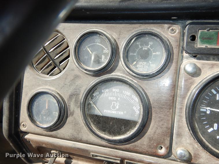 image for item J5662 1988 Freightliner FLC dump truck