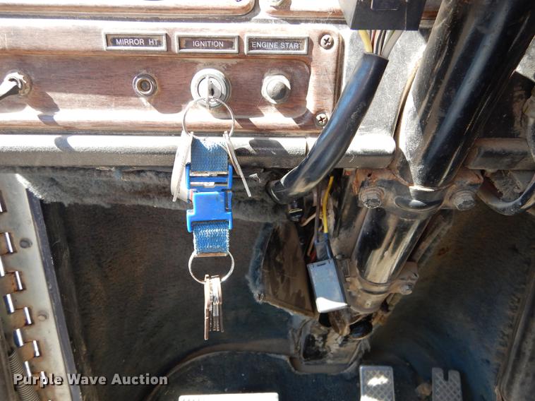 image for item J5662 1988 Freightliner FLC dump truck