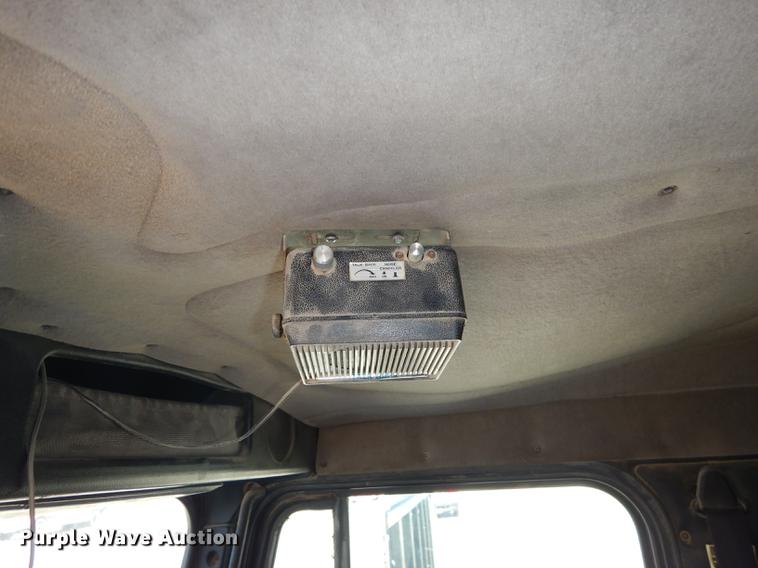 image for item J5662 1988 Freightliner FLC dump truck