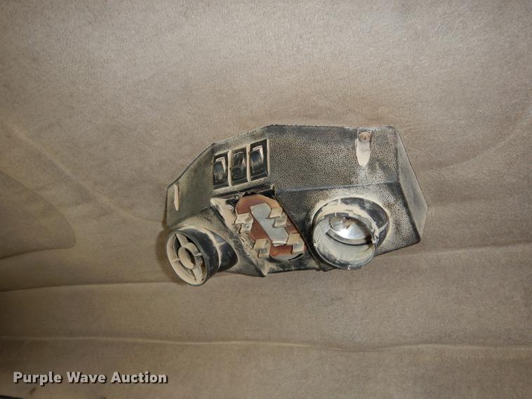 image for item J5662 1988 Freightliner FLC dump truck