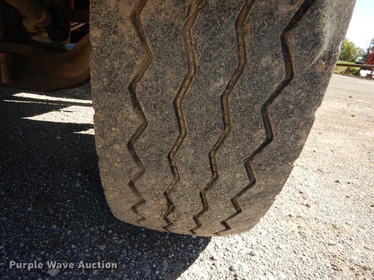 image for item J5662 1988 Freightliner FLC dump truck