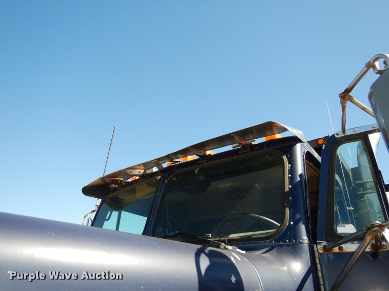 image for item J5662 1988 Freightliner FLC dump truck